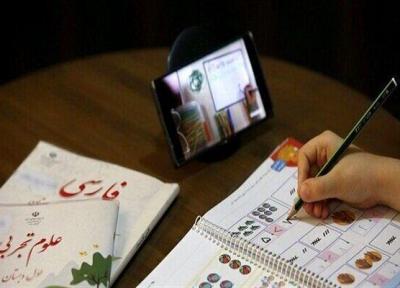 خبرنگاران 32 دستگاه تبلت به دانش آموزان نیازمند اشنویه ای اهدا شد